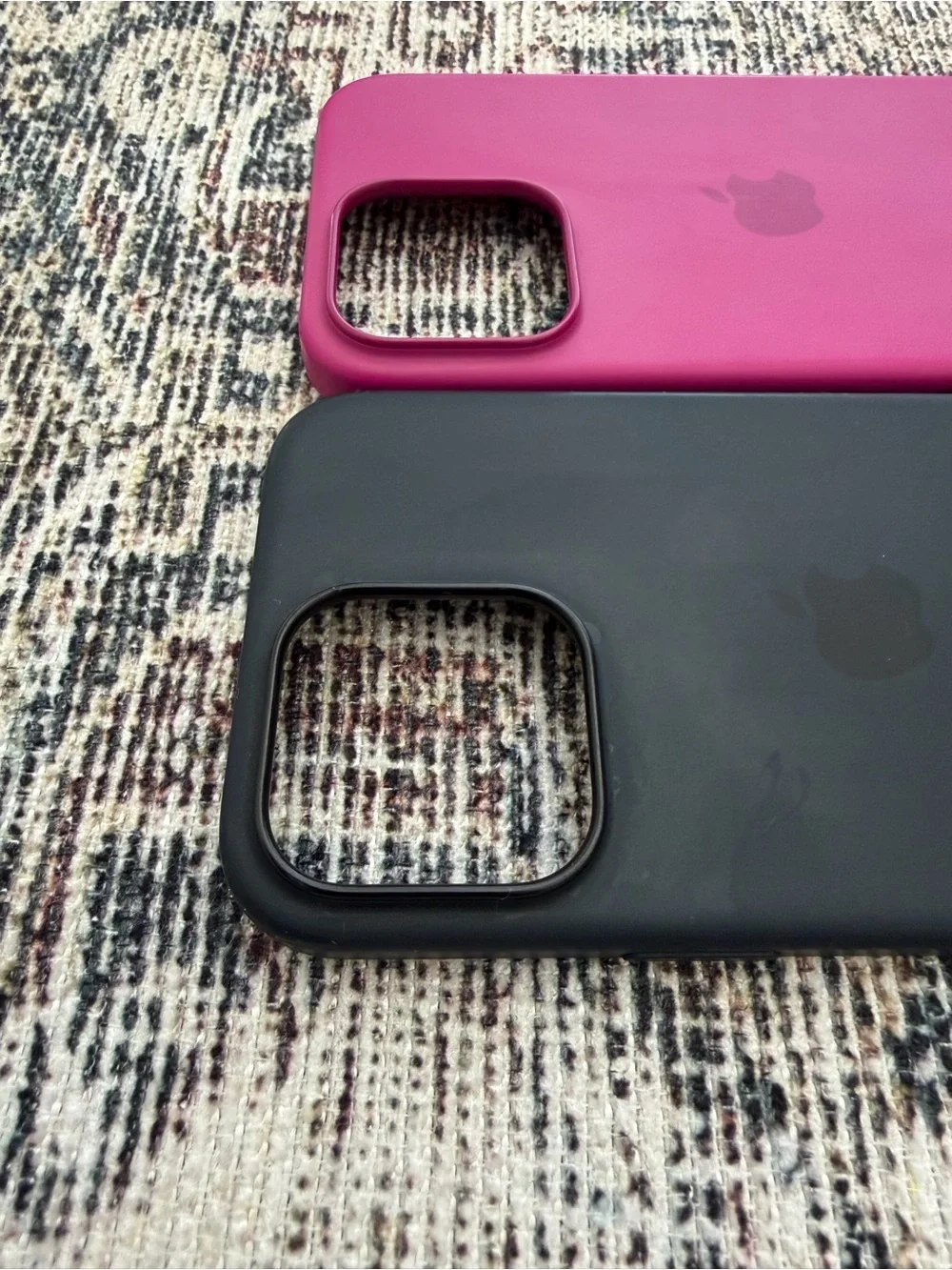 Apple iPhone 16 Pro Max Silicone Case with MagSafe - Fuchsia & Black set